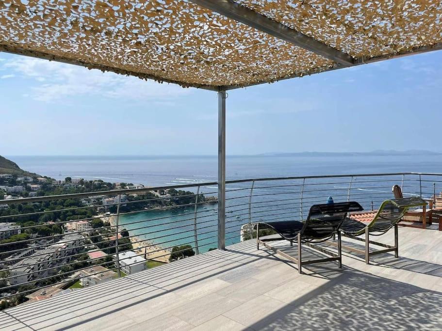 Villa con piscina sobre la Almadrava II