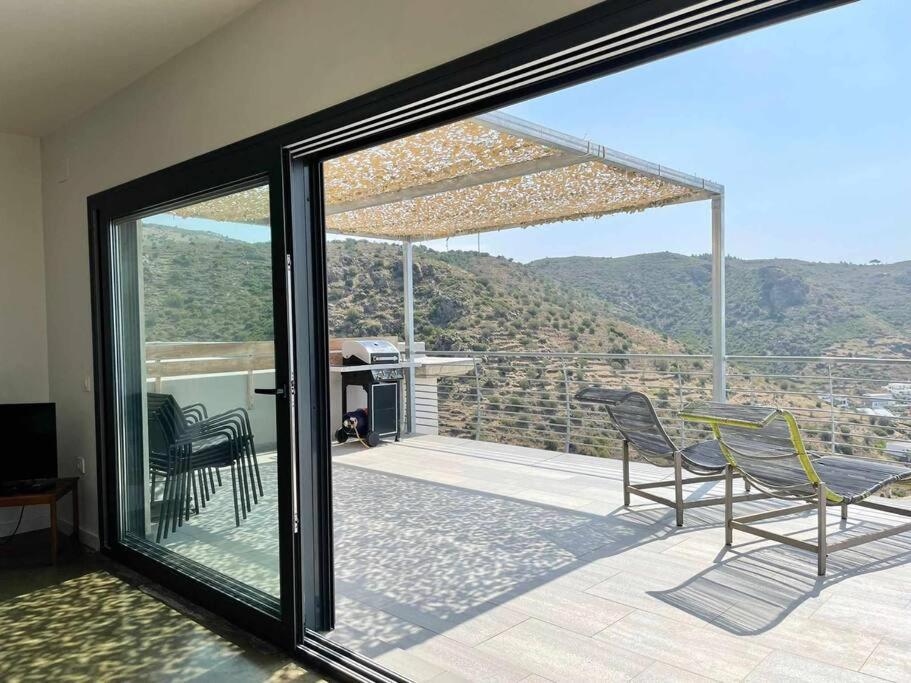 Villa con piscina sobre la Almadrava II