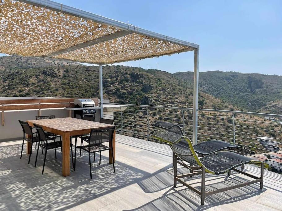 Villa con piscina sobre la Almadrava II