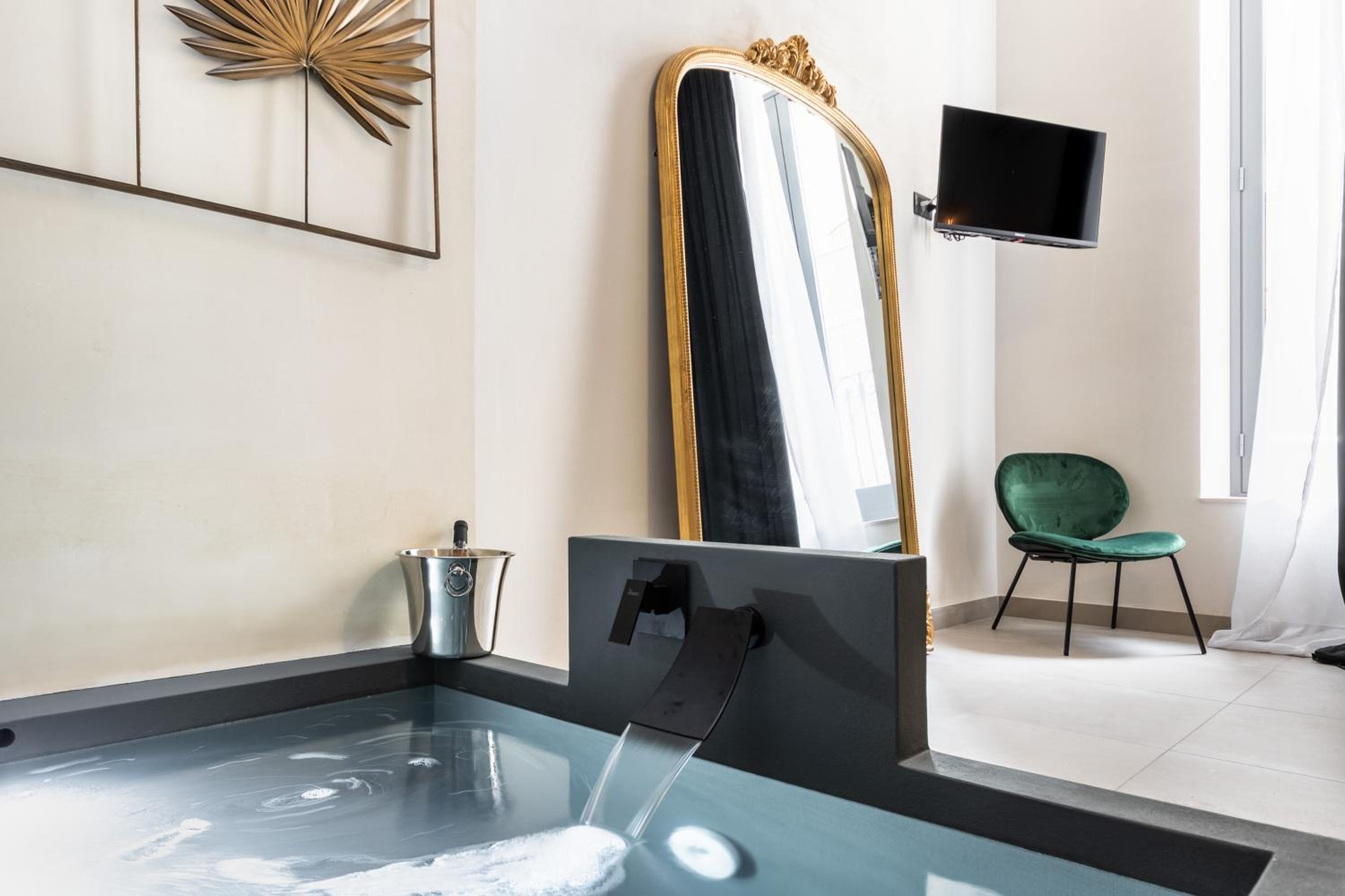 Lior Apartment
