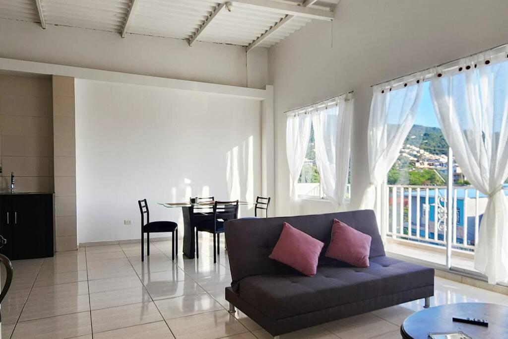 Hermoso Apartamento en Mesitas de El Colegio