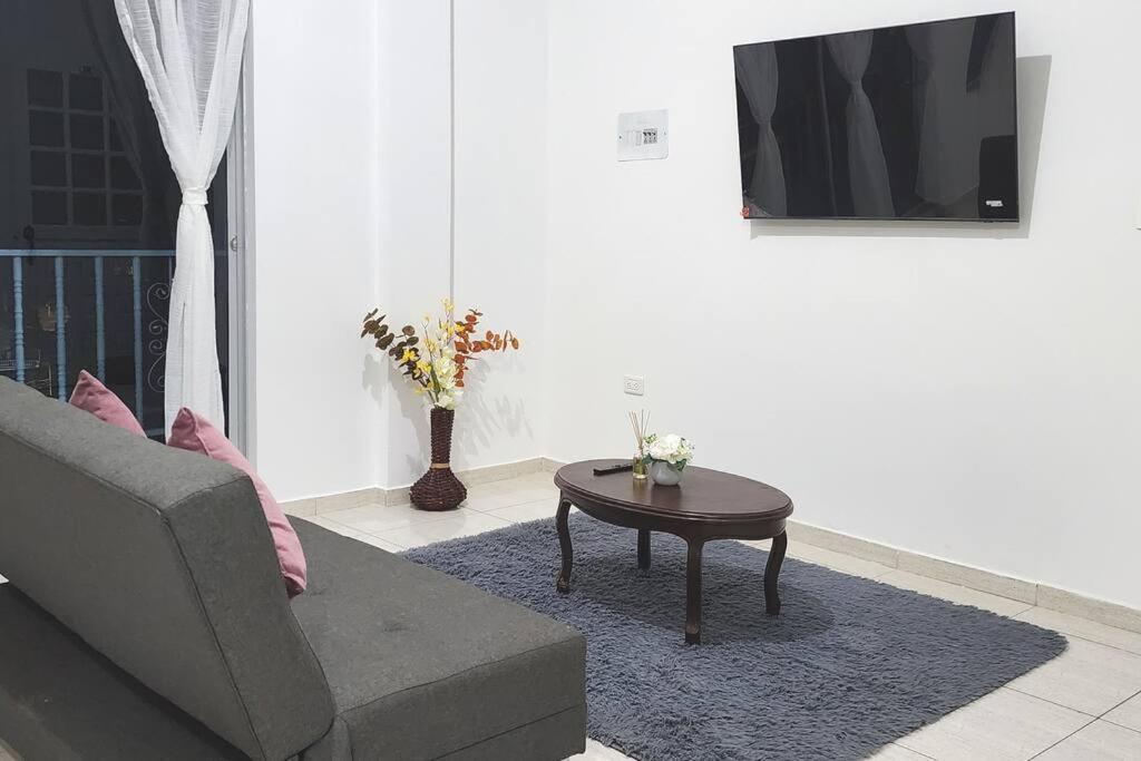 Hermoso Apartamento en Mesitas de El Colegio