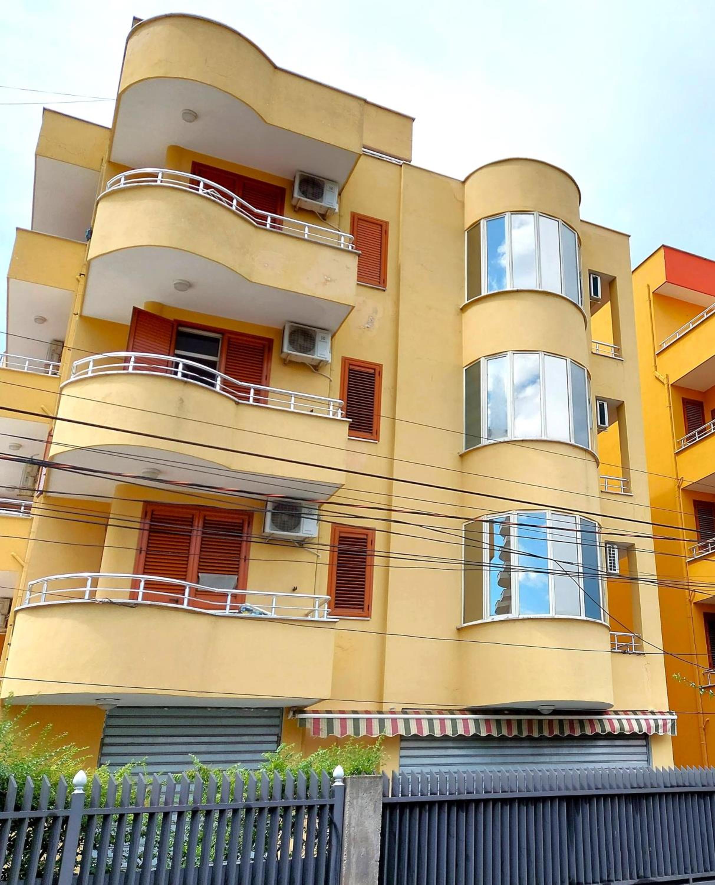 Marconi Apartments