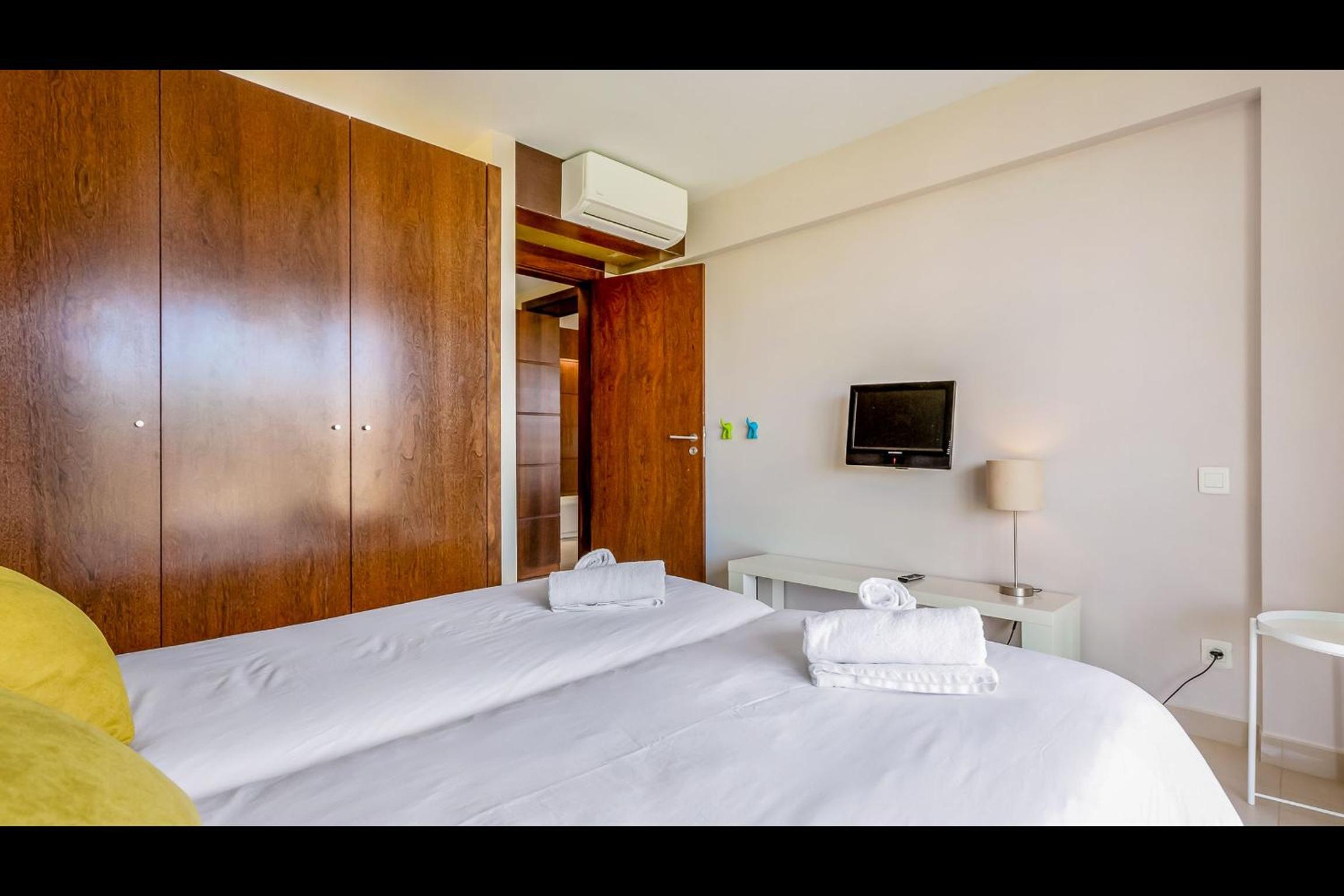 Joya Apartment by LovelyStay