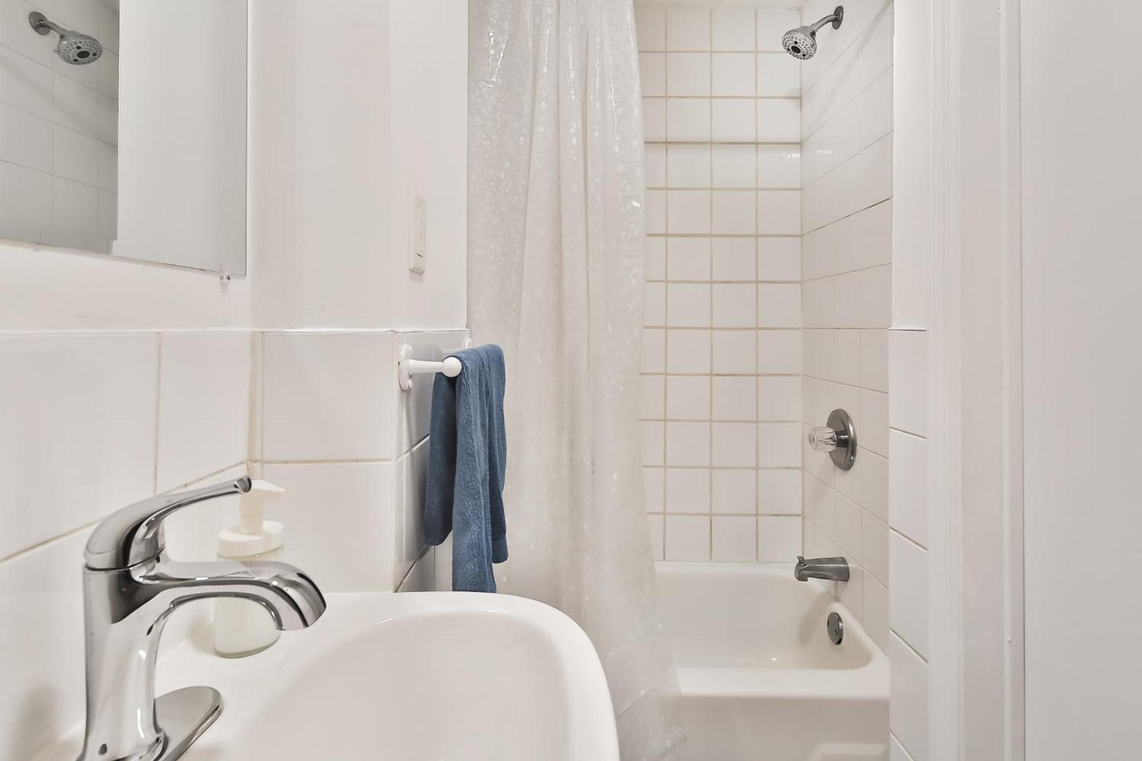 250 METERS to METRO BERRI UQAM - Spacious fully equipped APARTMENTS - 1 FREE PARKING per unit - in-unit Washer & Dryer - fully stocked KITCHEN - WORKSPACE 