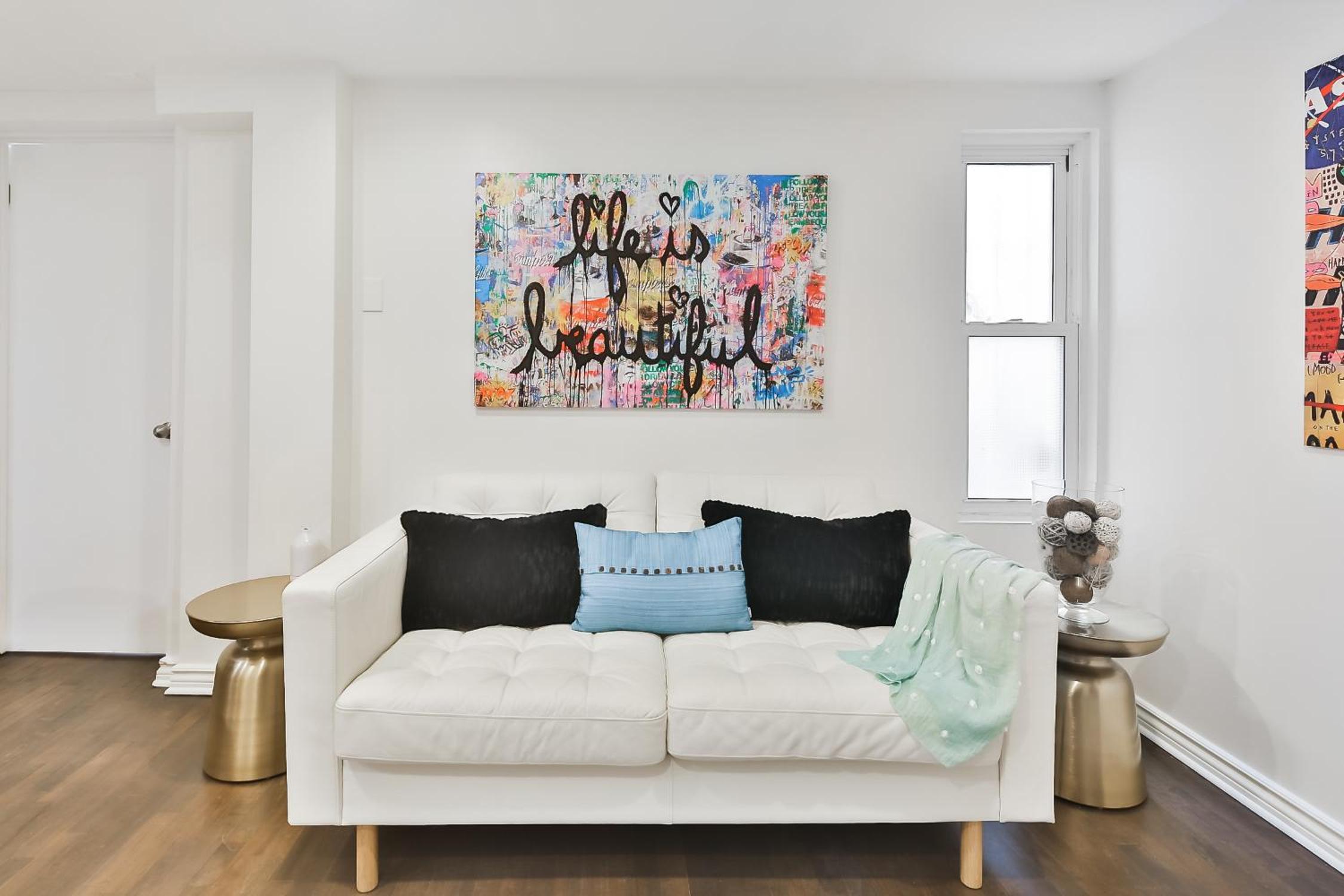 250 METERS to METRO BERRI UQAM - Spacious fully equipped APARTMENTS - 1 FREE PARKING per unit - in-unit Washer & Dryer - fully stocked KITCHEN - WORKSPACE 