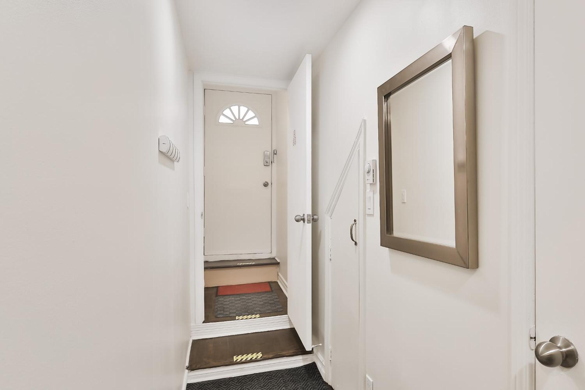 250 METERS to METRO BERRI UQAM - Spacious fully equipped APARTMENTS - 1 FREE PARKING per unit - in-unit Washer & Dryer - fully stocked KITCHEN - WORKSPACE 