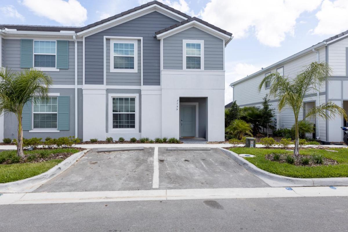 7155OML-Solterra Resort townhouse