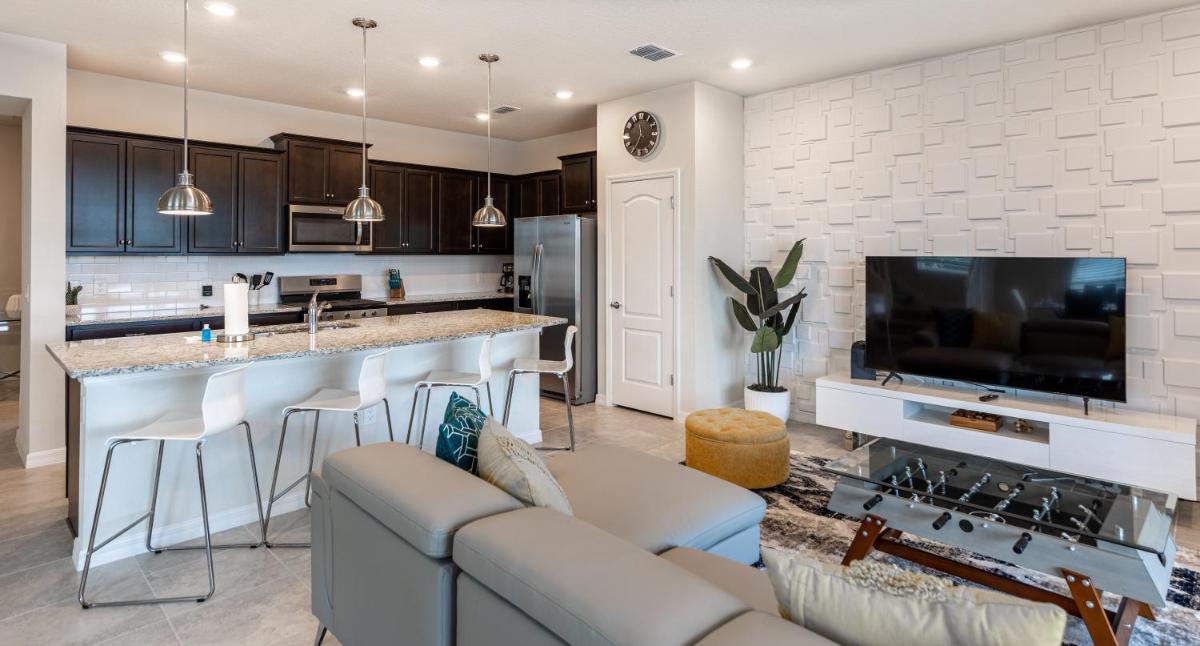 7155OML-Solterra Resort townhouse