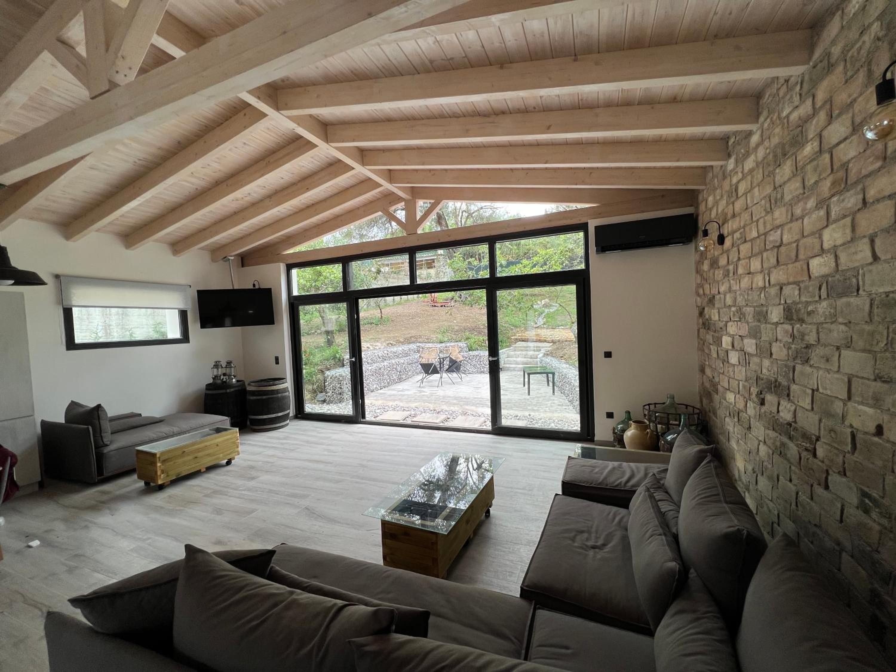 Stablus house
