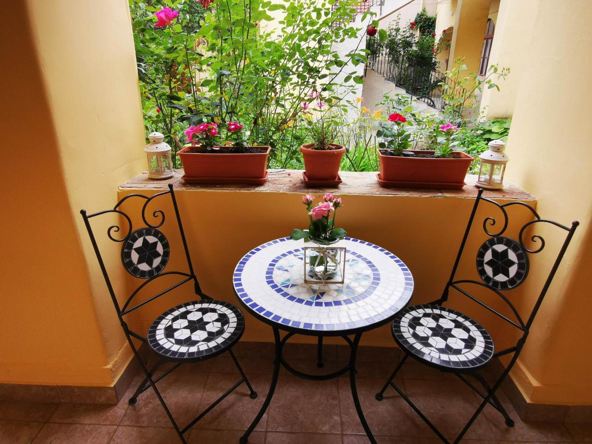 Oldtown Shelter Apartment with free private parking view 3