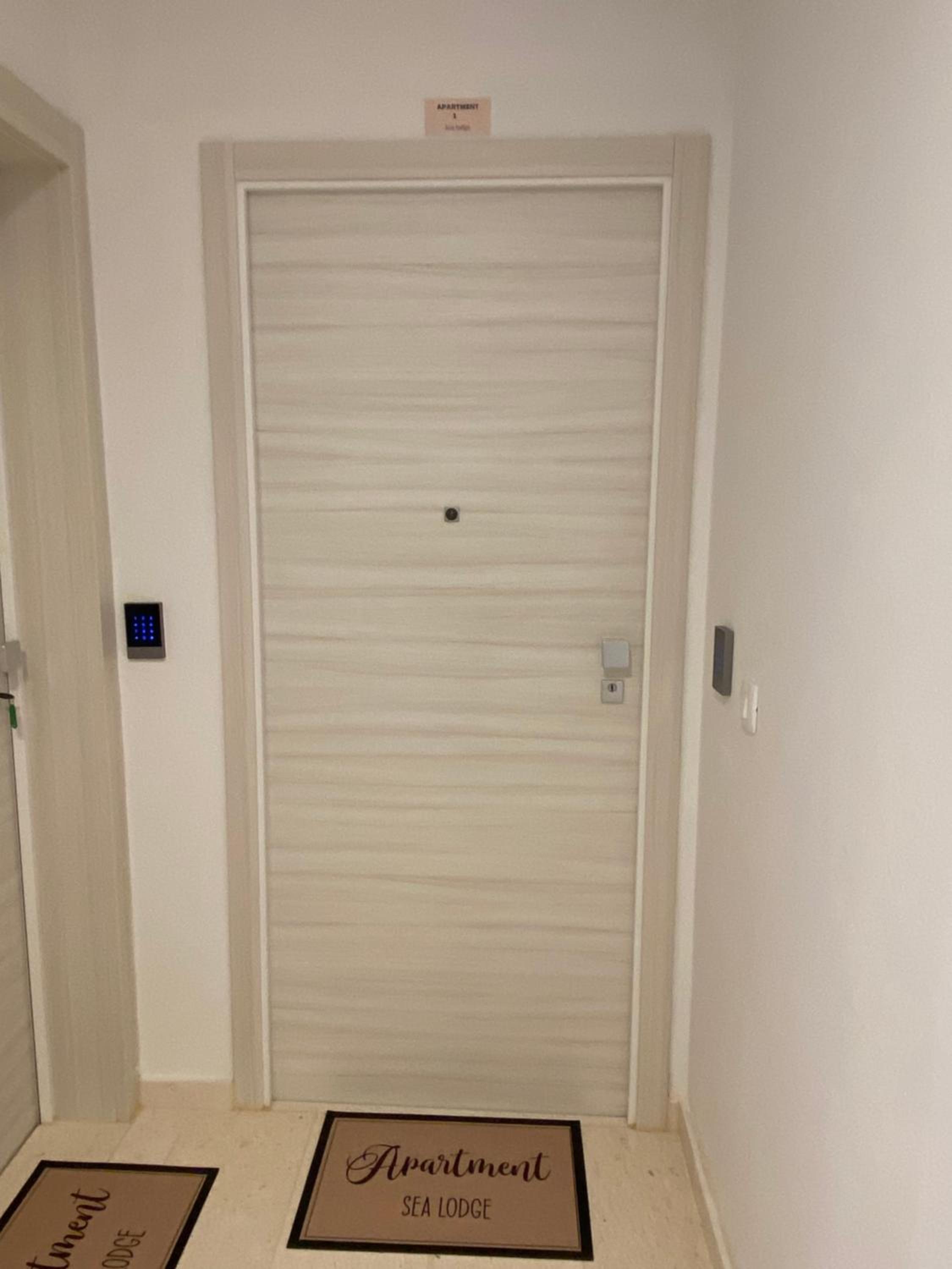 White Residence Luxury Apartment Bibinje