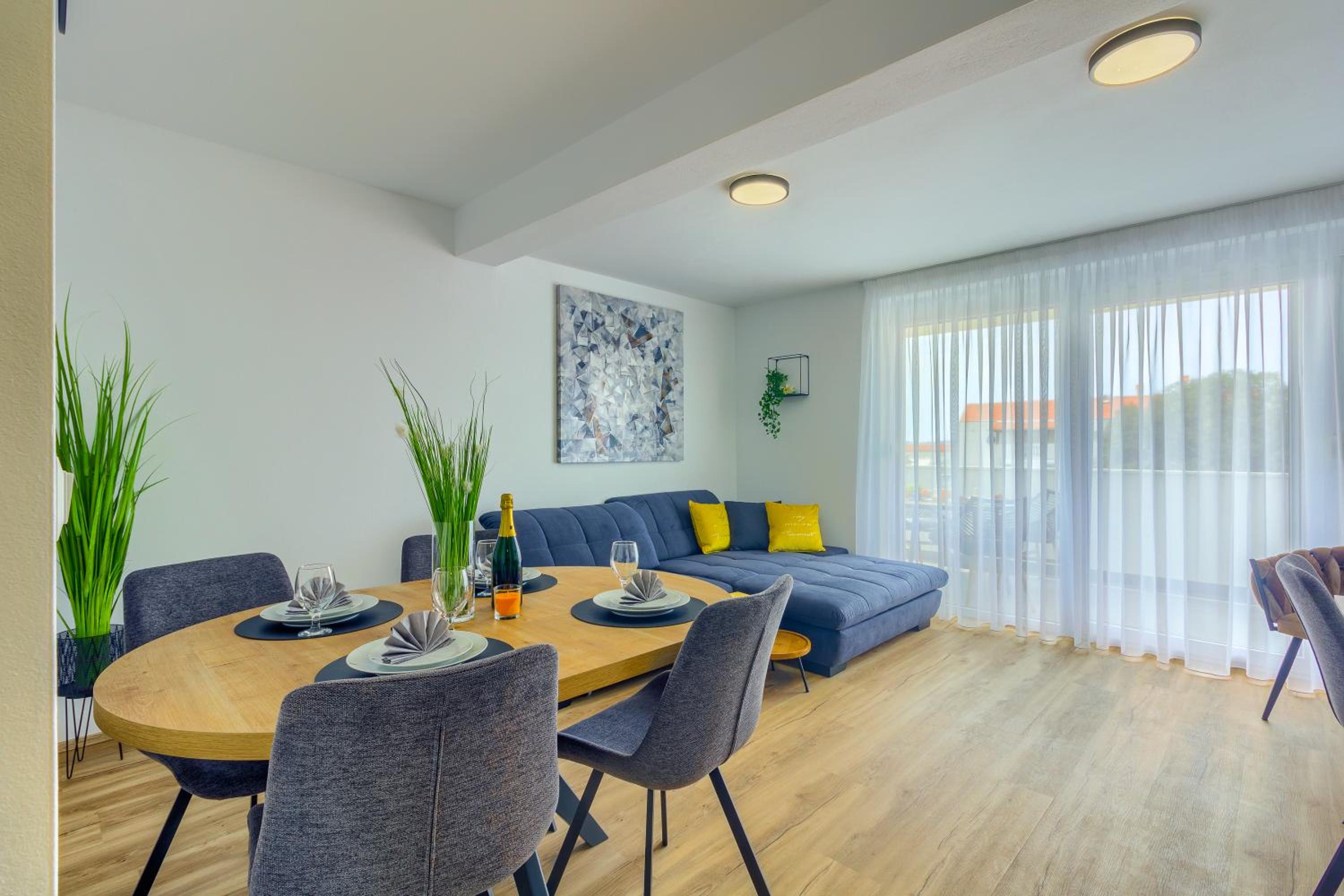 White Residence Luxury Apartment Bibinje