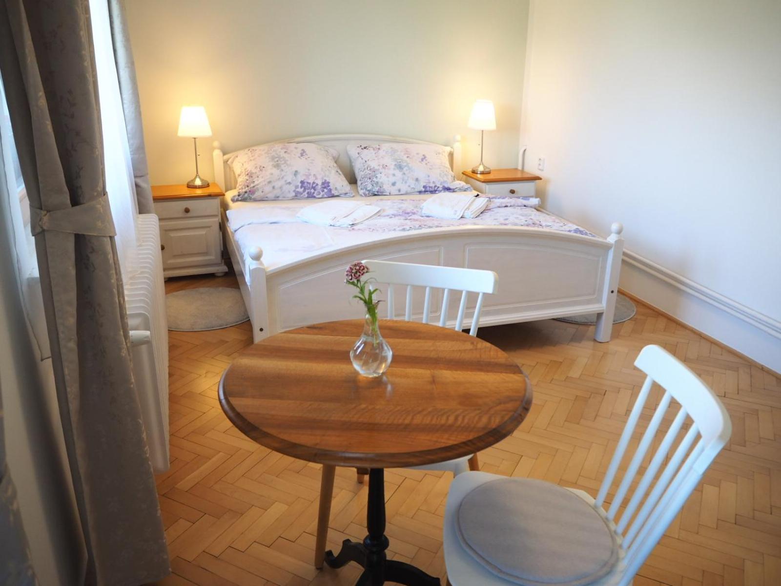 Apartmány U Václava - 7 minut od letiště Václava Havla - parkování zdarma