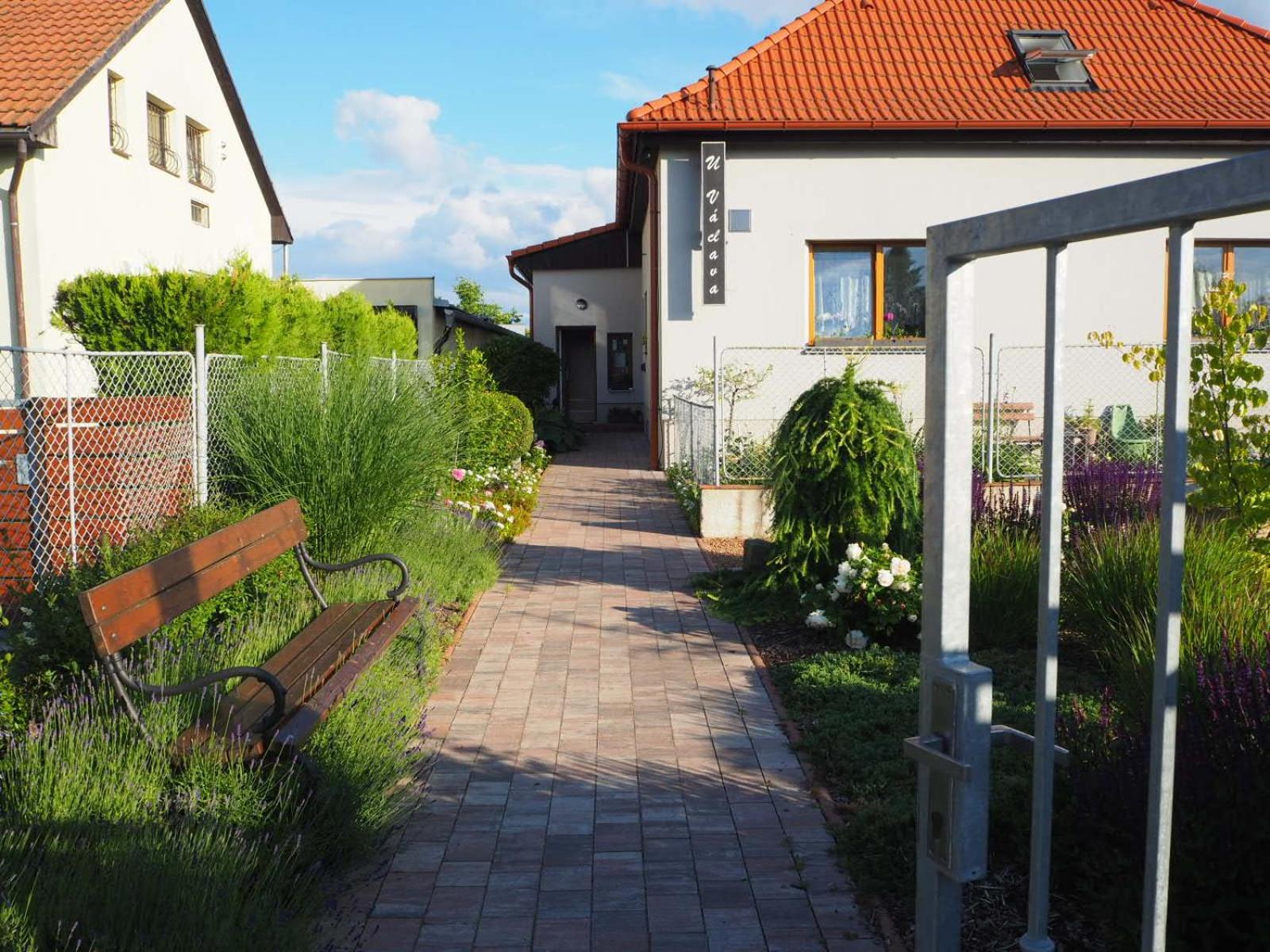 Apartmány U Václava - 7 minut od letiště Václava Havla - parkování zdarma