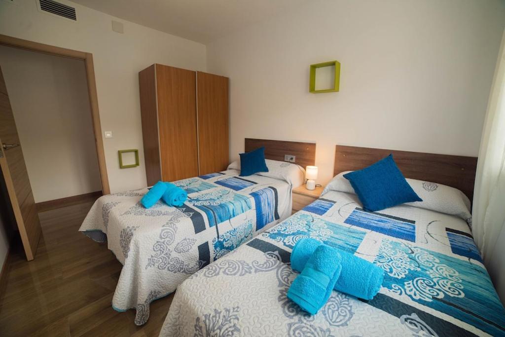 Magnificent villa: 2 private pools, BBQ, garden & parking. 13 per. In Padul view 5
