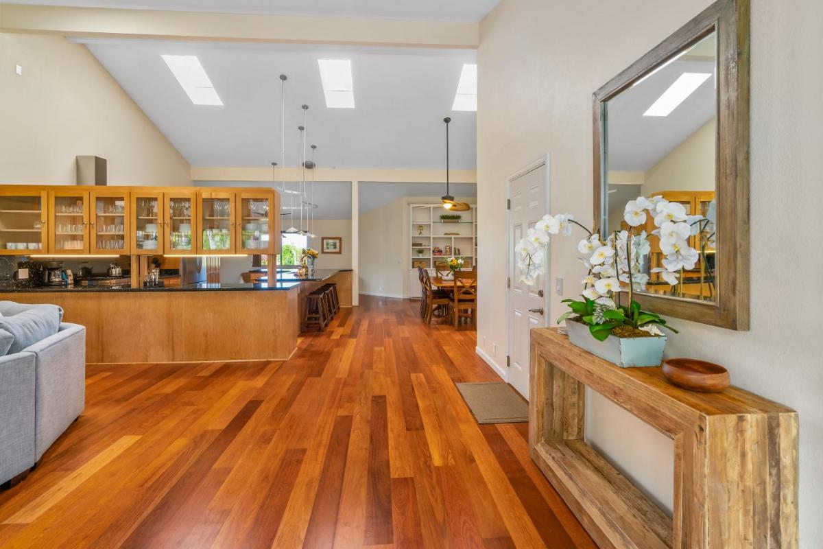 4Br 2Ba Newly Furnished Princeville Home, AC, Pool, Tennis view 2