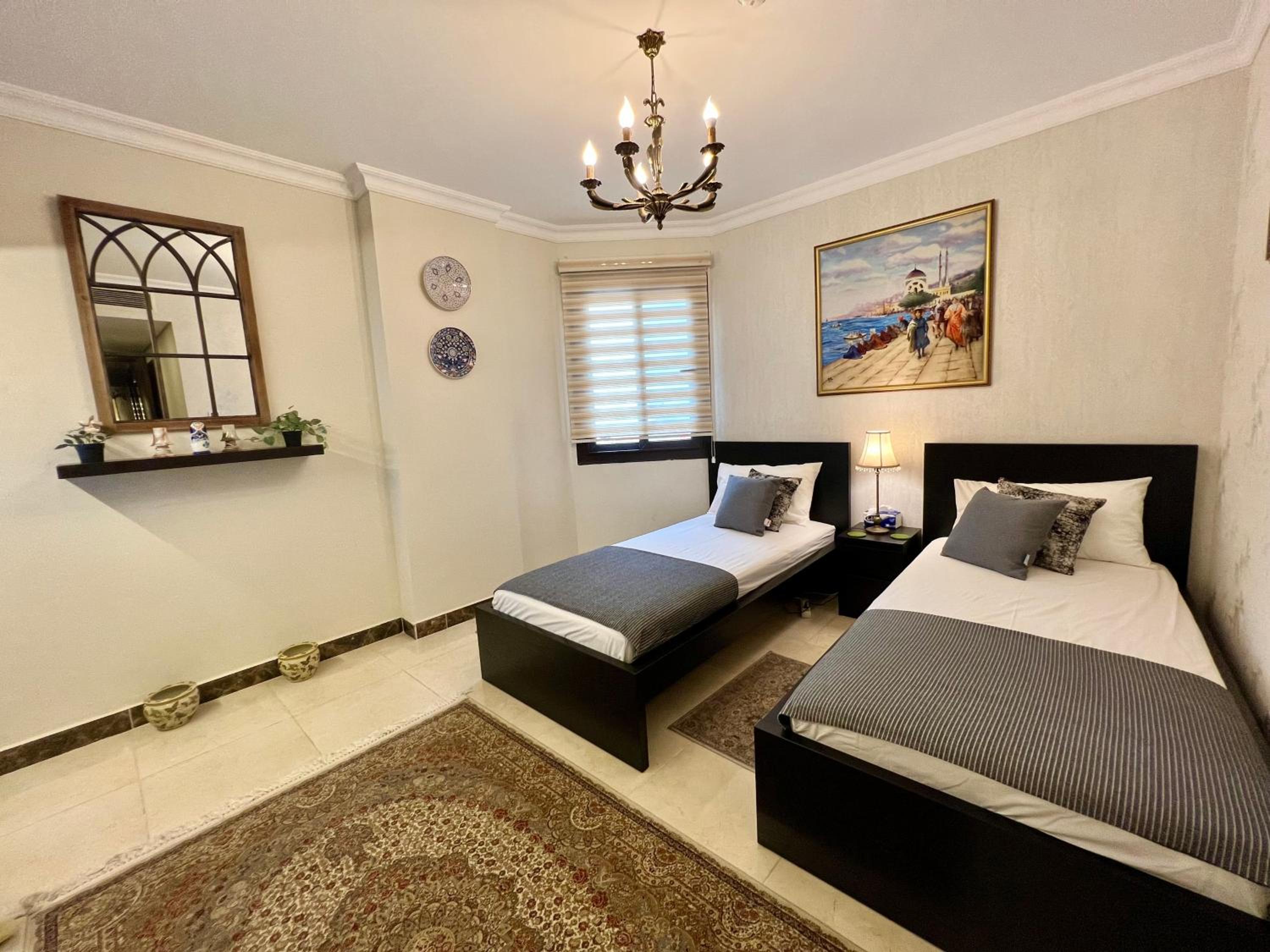 Elegant duplex with pool frontAUC