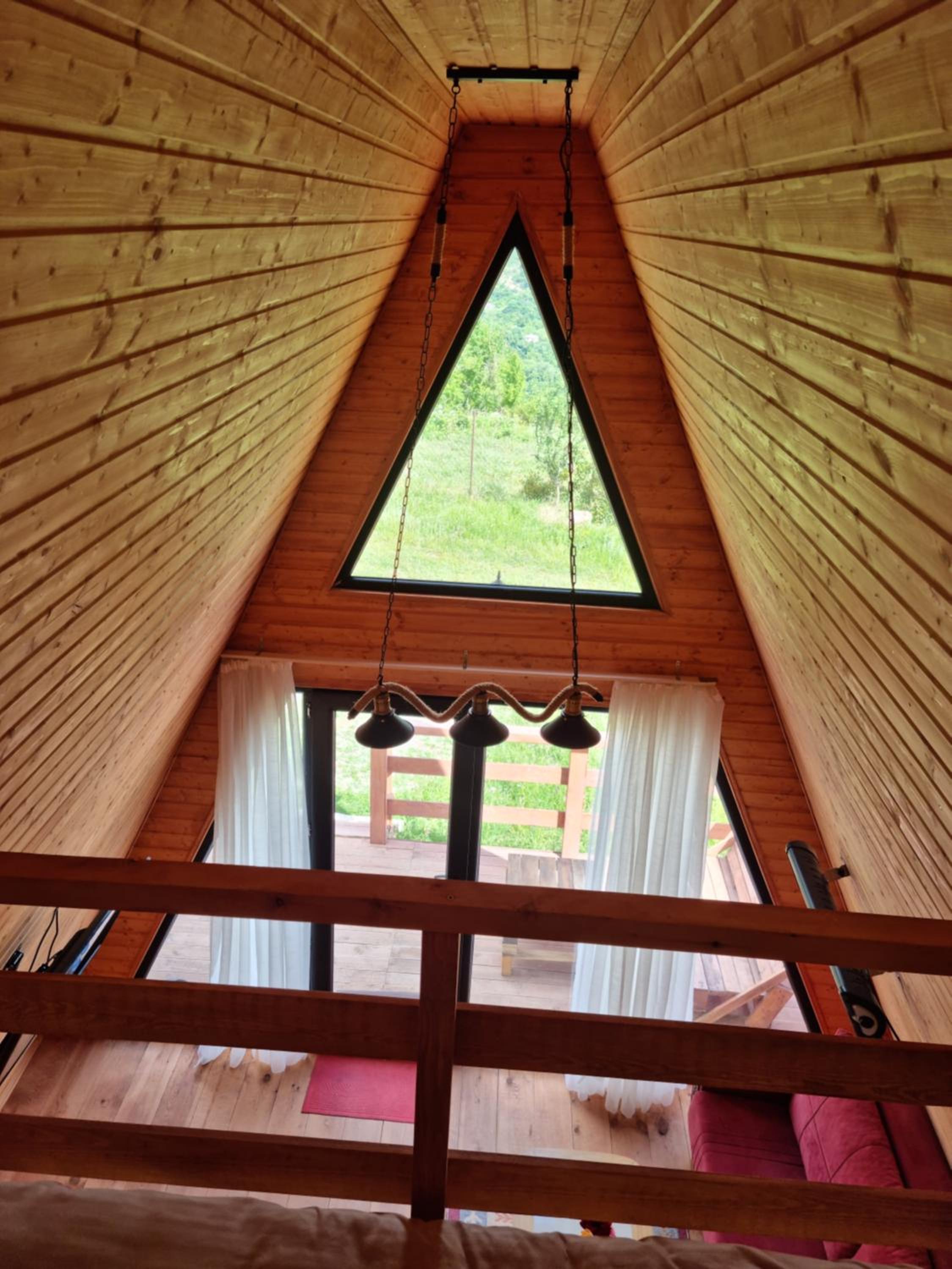 Cottage Tvishi
