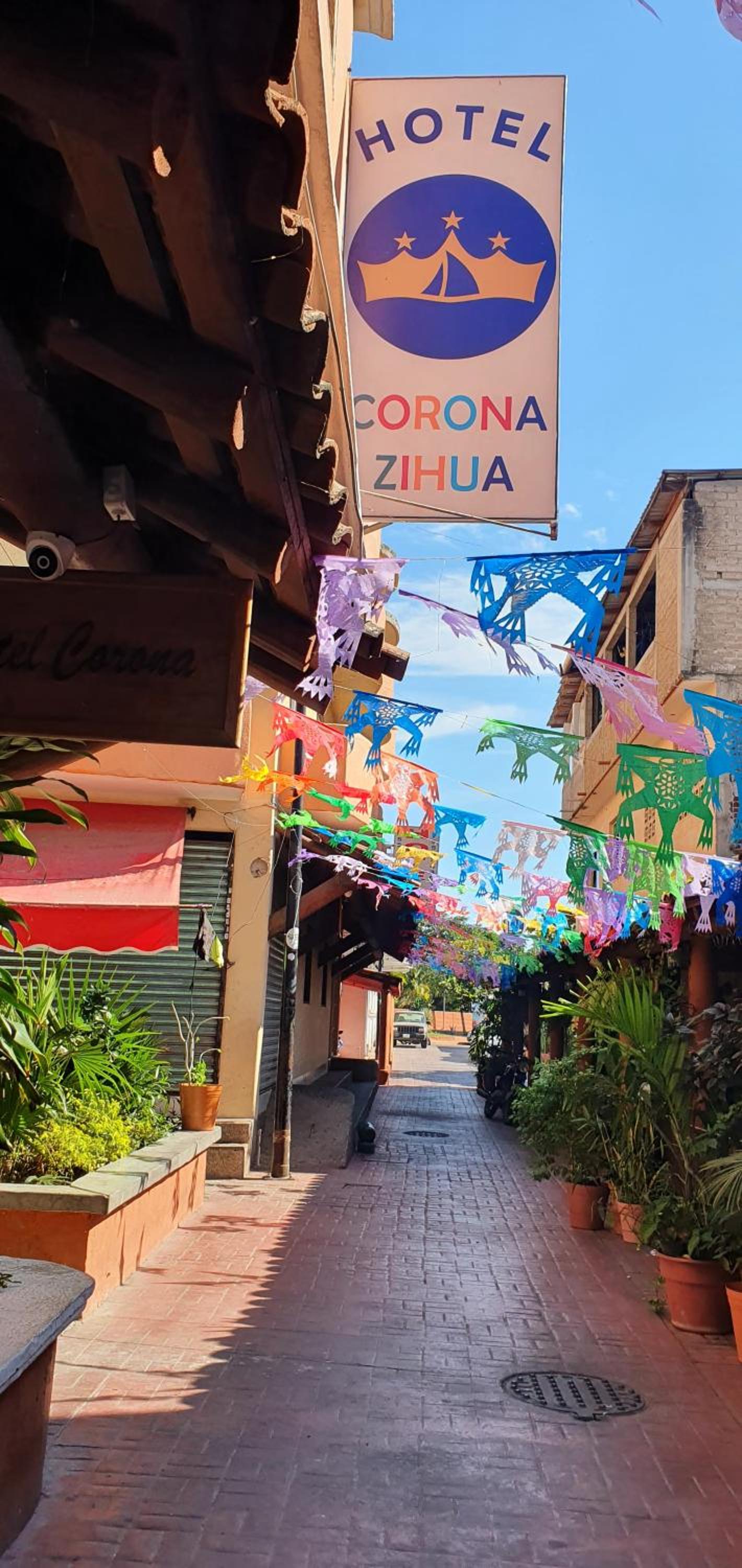 Hotel Corona Zihua - Image 1