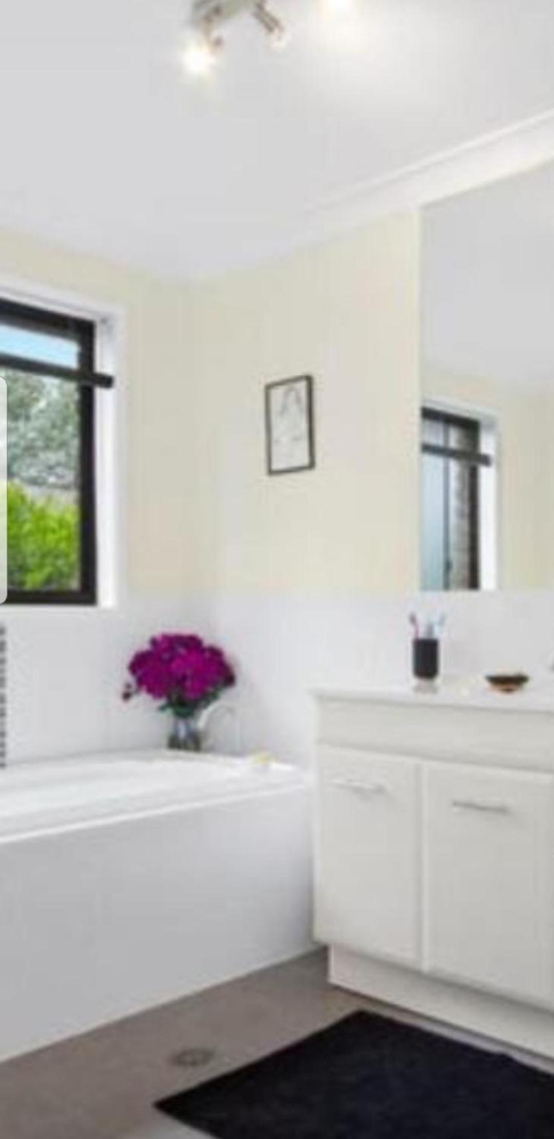 Surf Beach Bungalow, pet friendly and breakfast