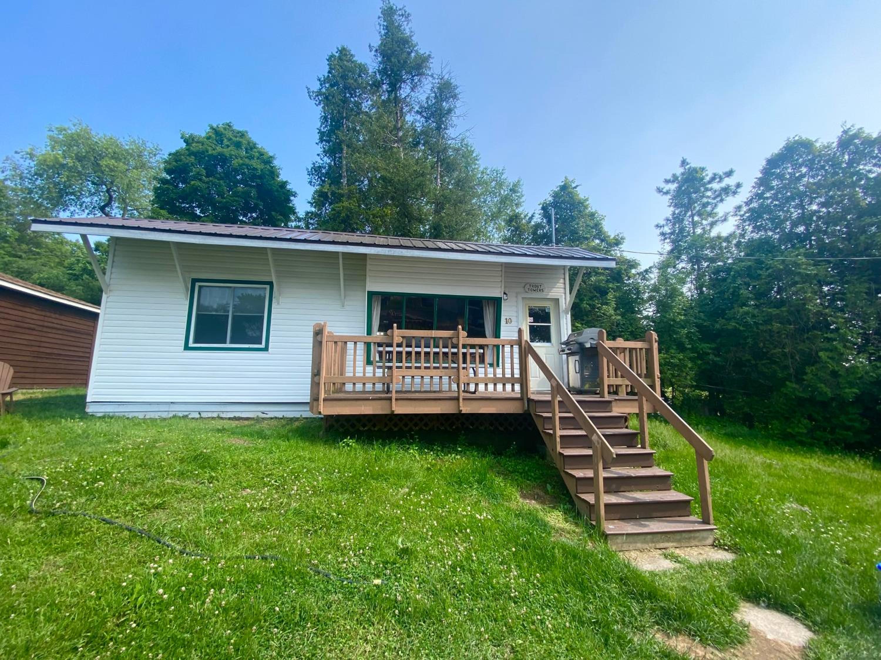 Merland Park Cottages and Motel
