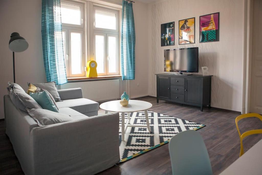 Voros downtown apartment with FREE parking view 3