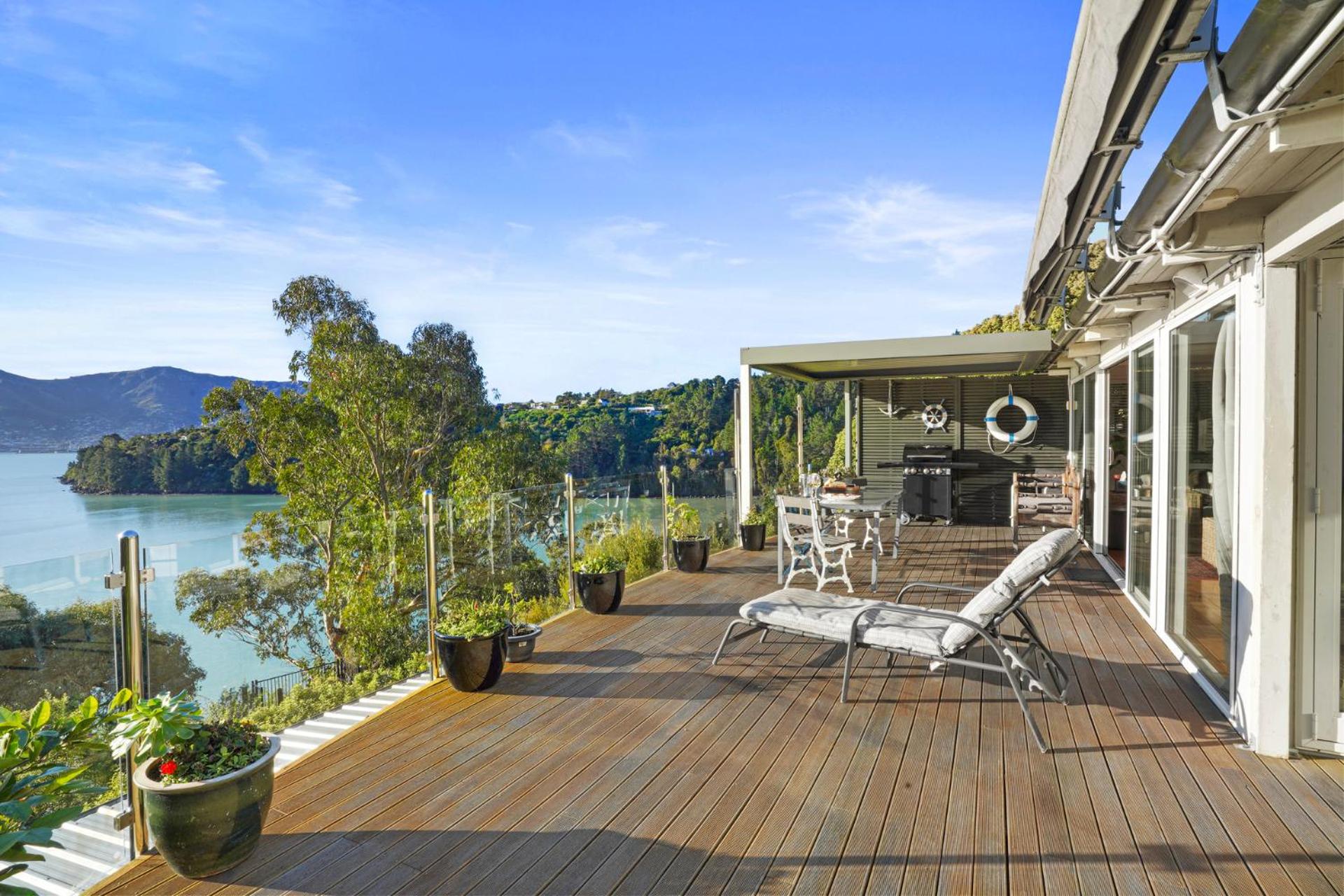 Kaioruru View - Diamond Harbour Holiday Home