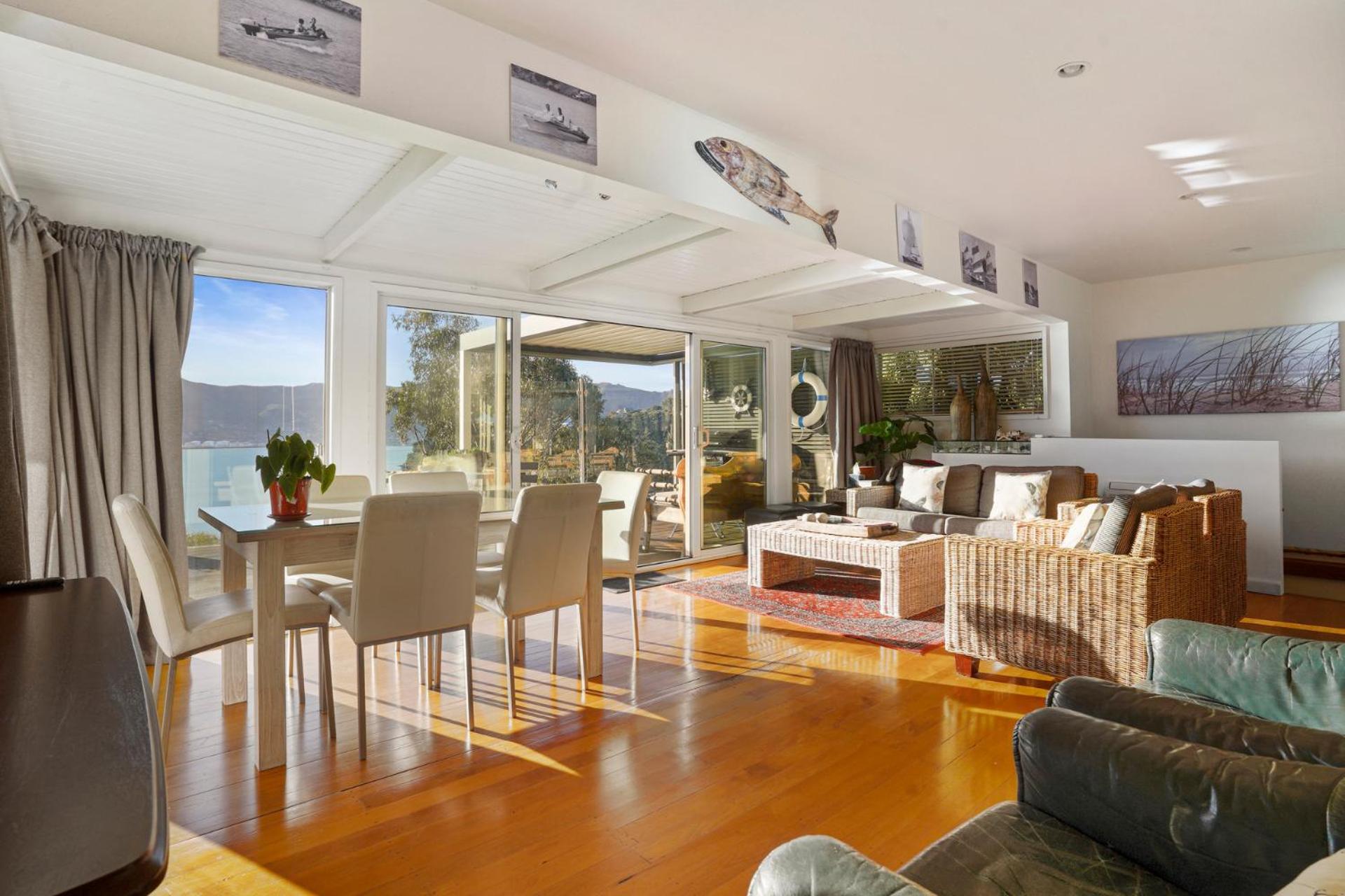 Kaioruru View - Diamond Harbour Holiday Home