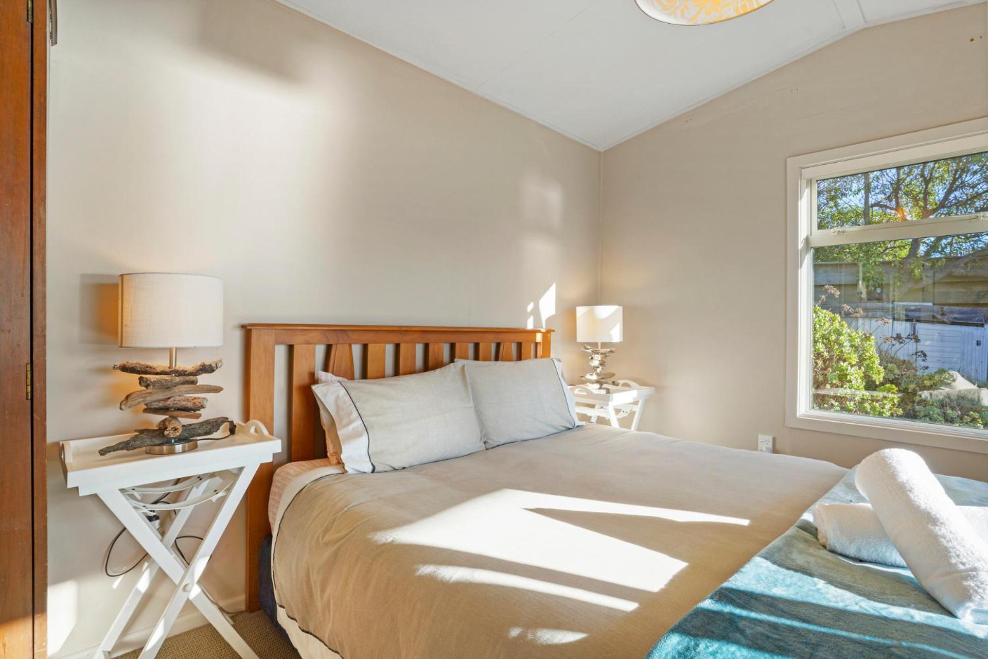 Kaioruru View - Diamond Harbour Holiday Home