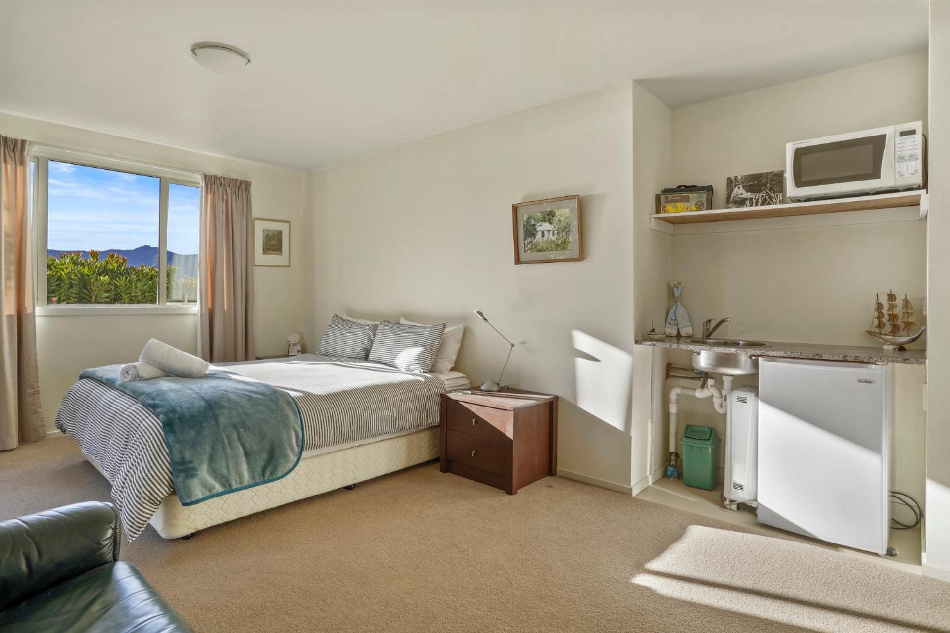 Kaioruru View - Diamond Harbour Holiday Home