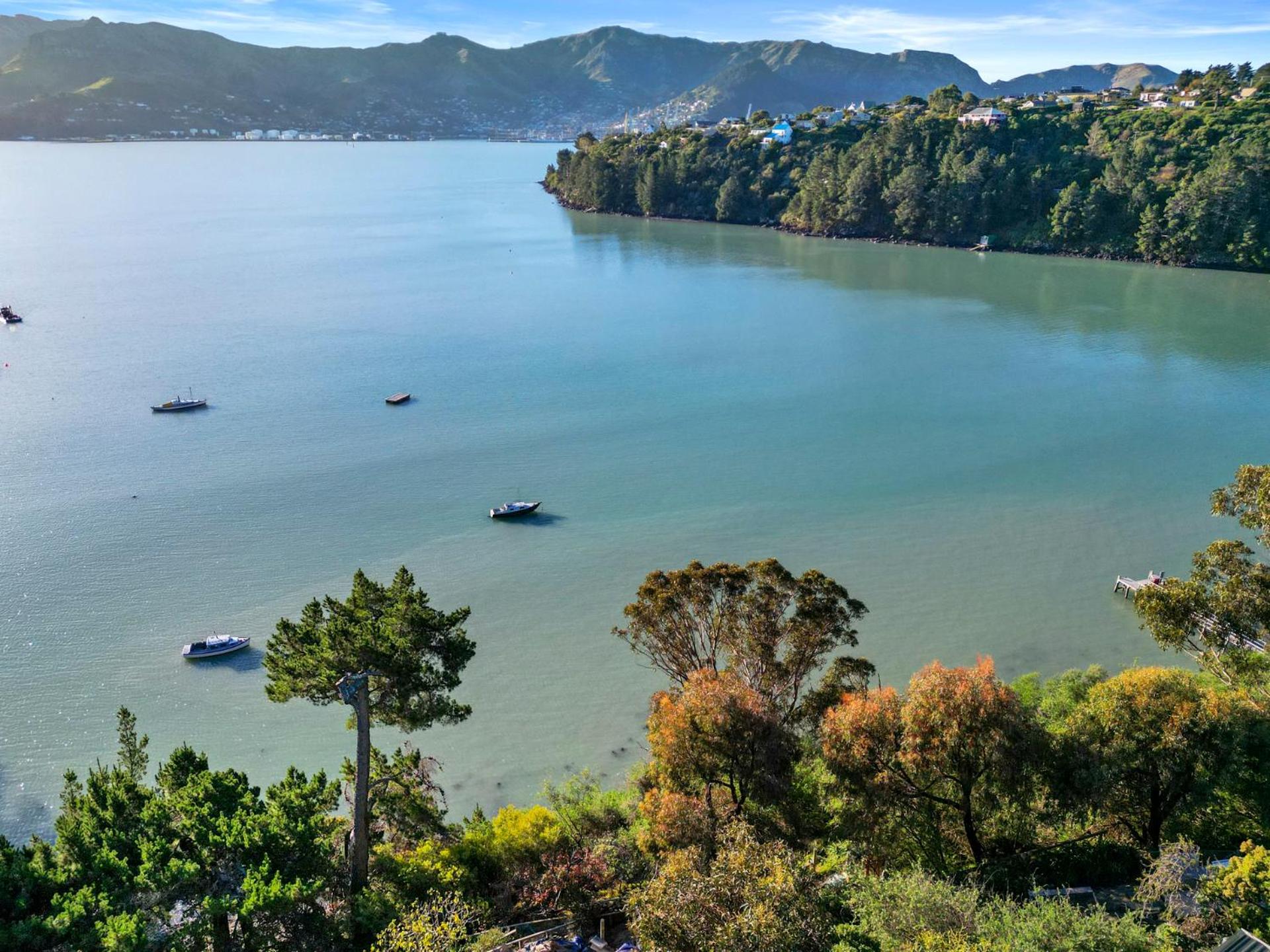 Kaioruru View - Diamond Harbour Holiday Home