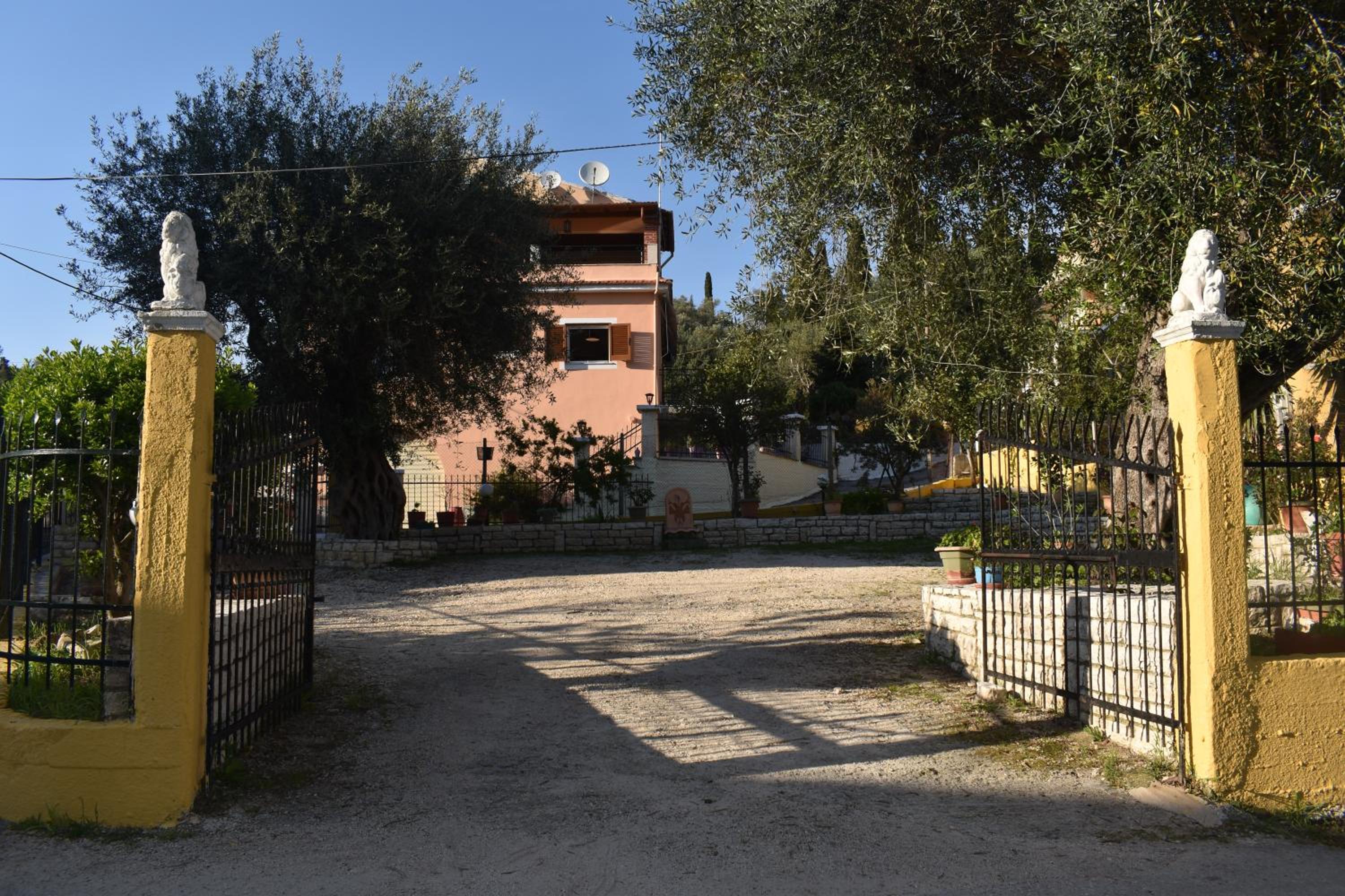 Maison Anna Corfu Holiday Apartments view 3