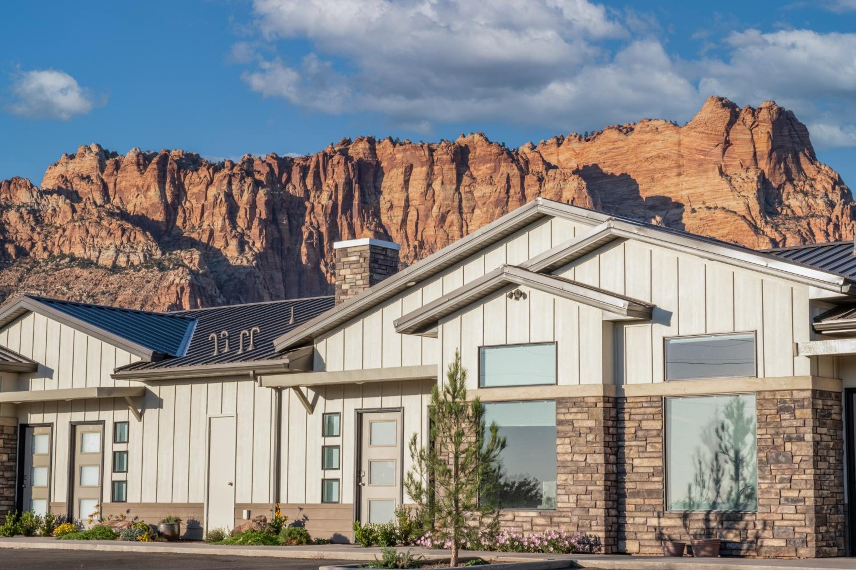 South Zion Inn and Suites view 3