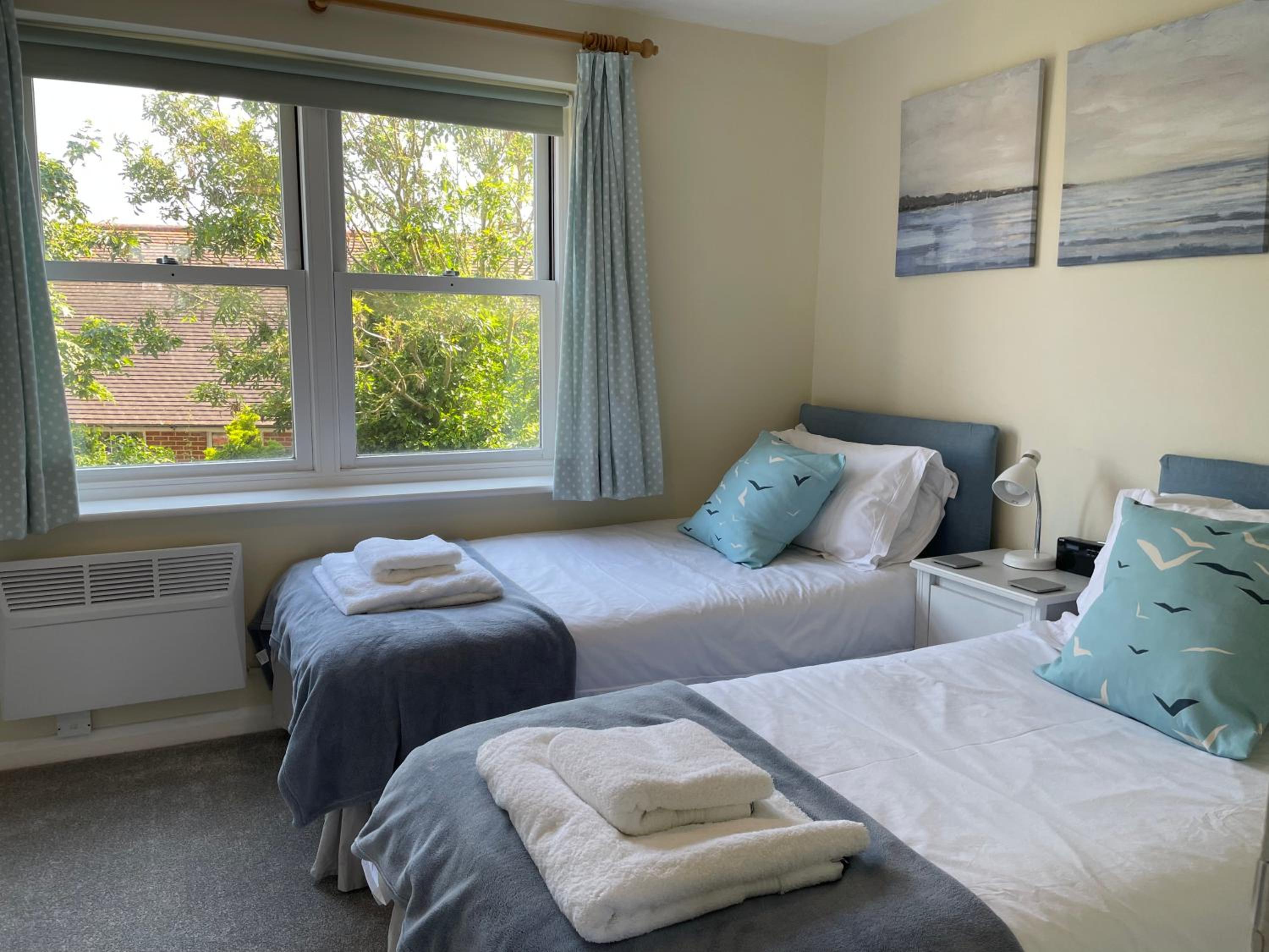 Courtyard House, with parking and patio garden view 5