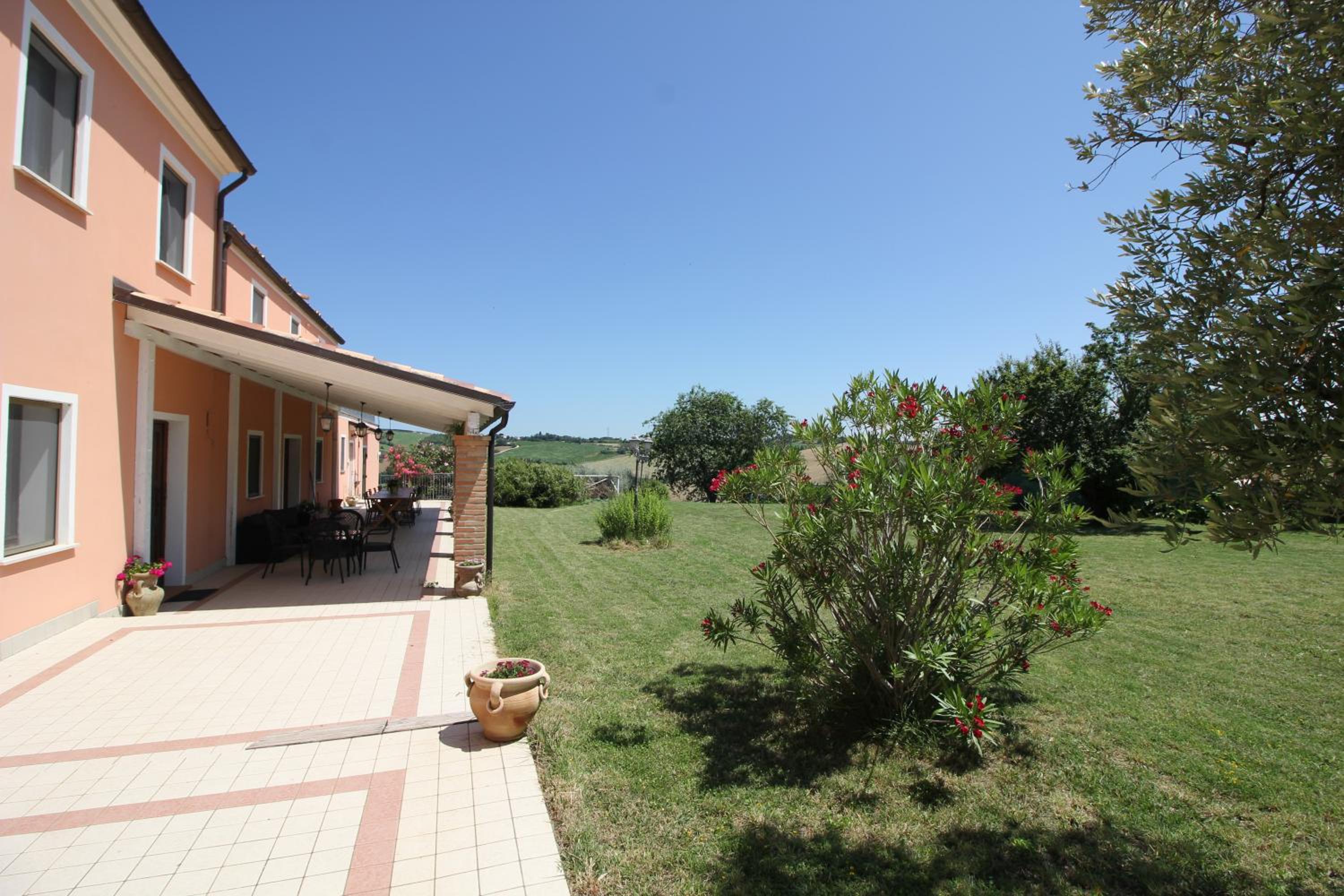 Photo 42