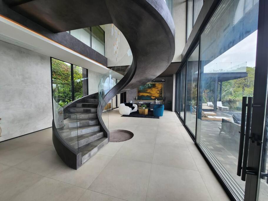 Casa Gaia - New Oceanview Luxury Mansion