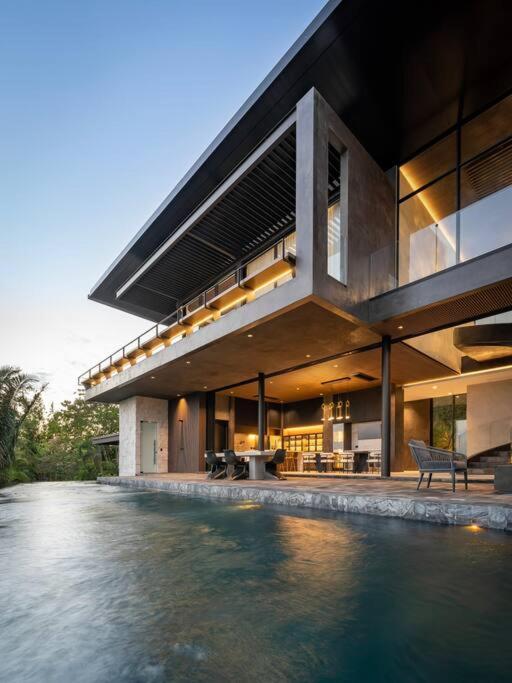 Casa Gaia - New Oceanview Luxury Mansion