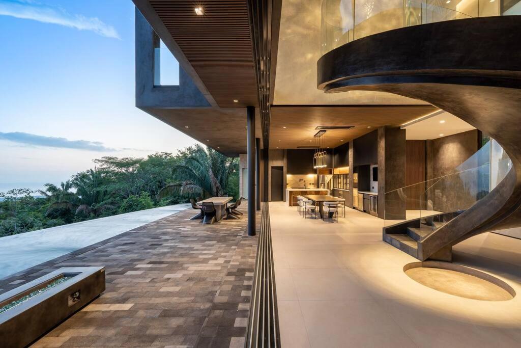 Casa Gaia - New Oceanview Luxury Mansion