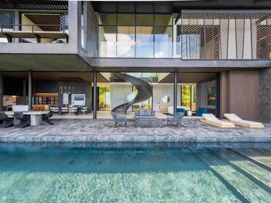 Casa Gaia - New Oceanview Luxury Mansion