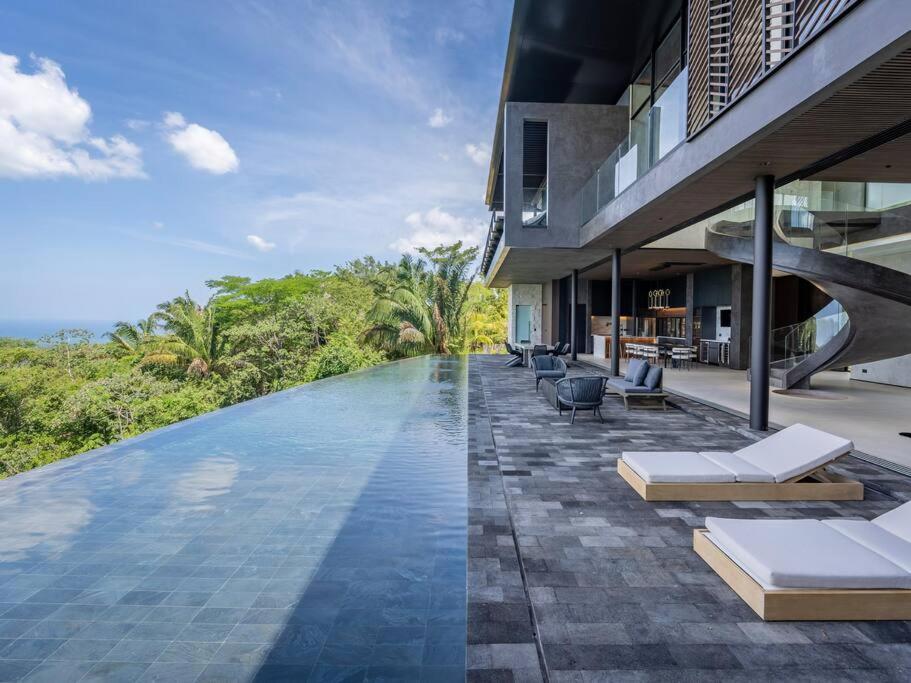 Casa Gaia - New Oceanview Luxury Mansion