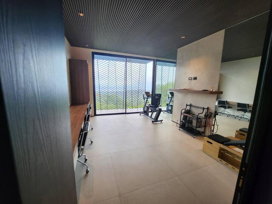 Casa Gaia - New Oceanview Luxury Mansion