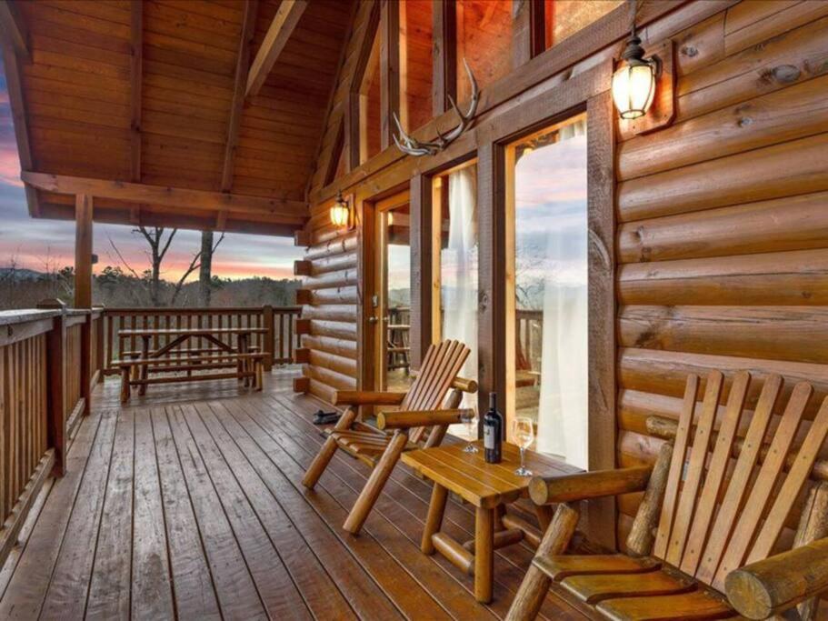 Breathtaking views of the Smokies, 3 mins to Gatlinburg view 4