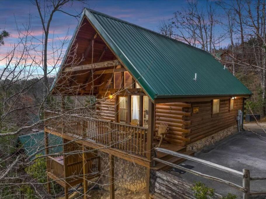 Breathtaking views of the Smokies, 3 mins to Gatlinburg view 2