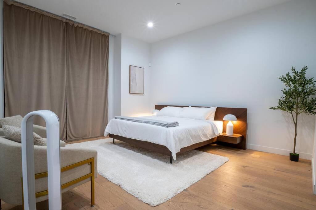 New High-End Luxury Pet-Friendly Villa