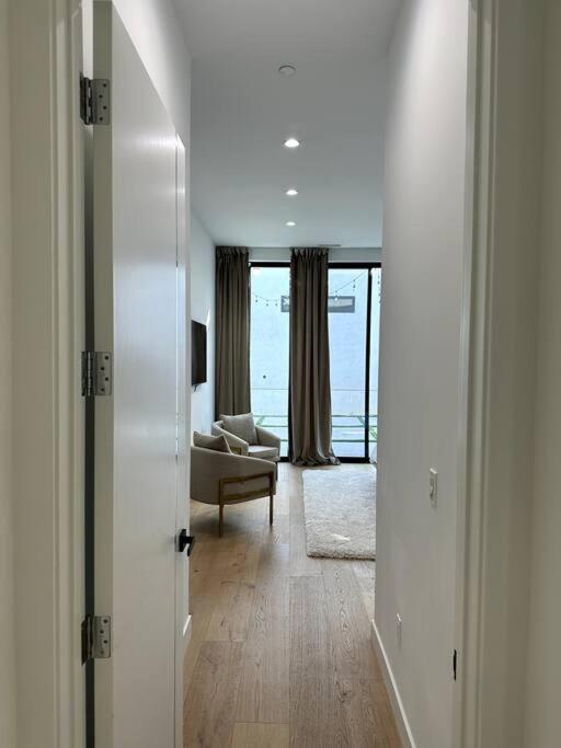 New High-End Luxury Pet-Friendly Villa