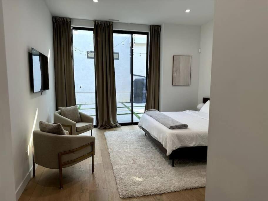 New High-End Luxury Pet-Friendly Villa