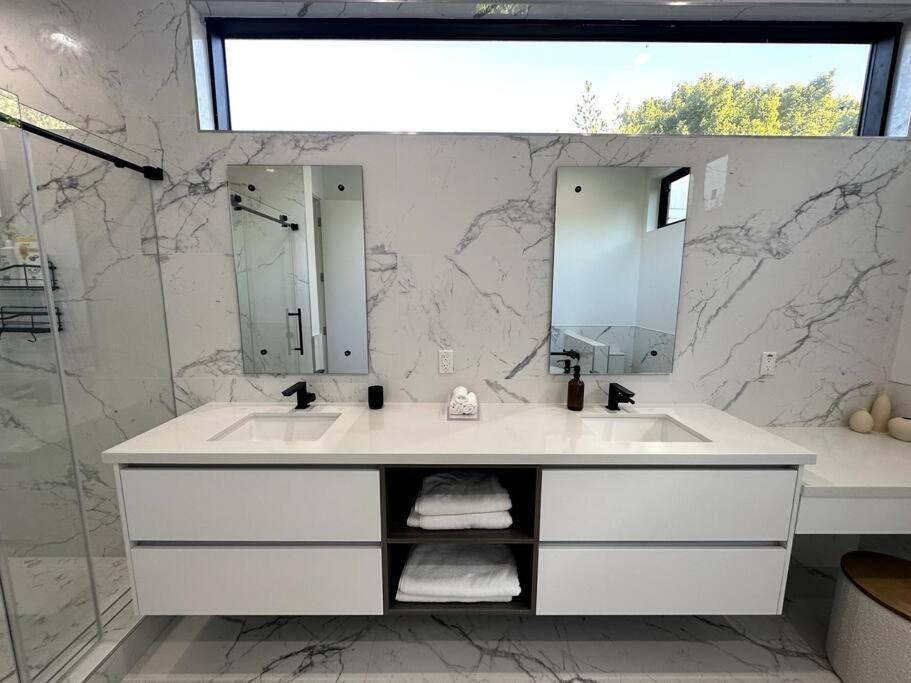 New High-End Luxury Pet-Friendly Villa