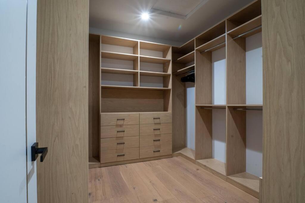 New High-End Luxury Pet-Friendly Villa