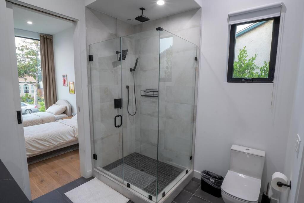 New High-End Luxury Pet-Friendly Villa